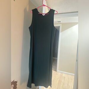 Elegant forest green Sleeveless maternity dress